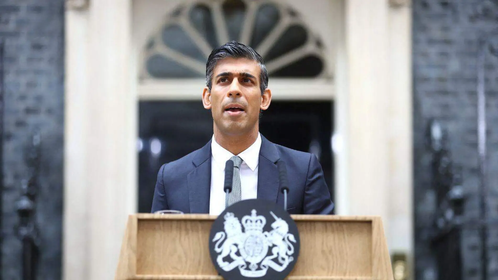 Rishi Sunak advierte decisiones difíciles y dice que arreglará los errores de Liz Truss